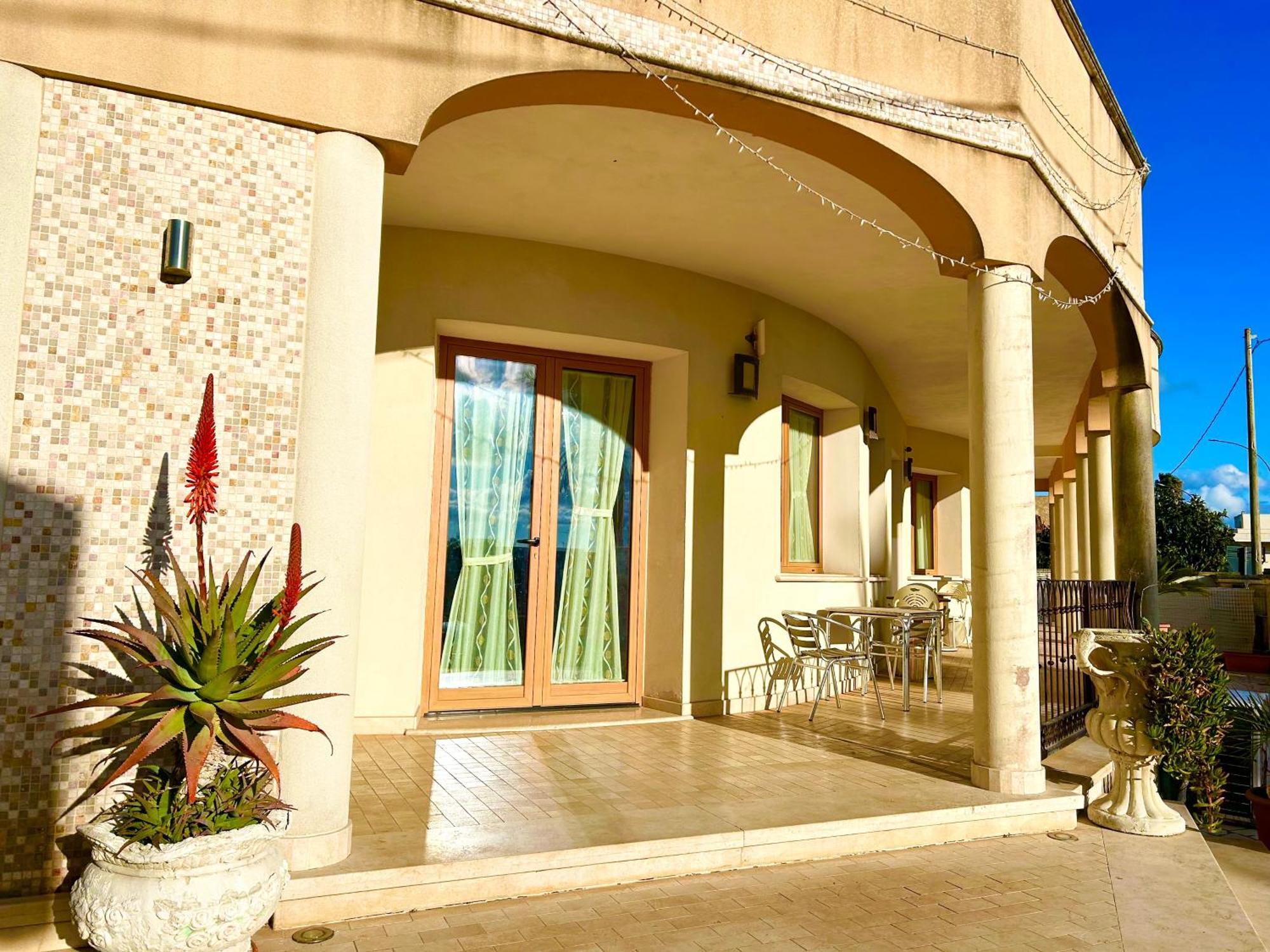 Hotel Costa Caffe Салве Екстериор снимка